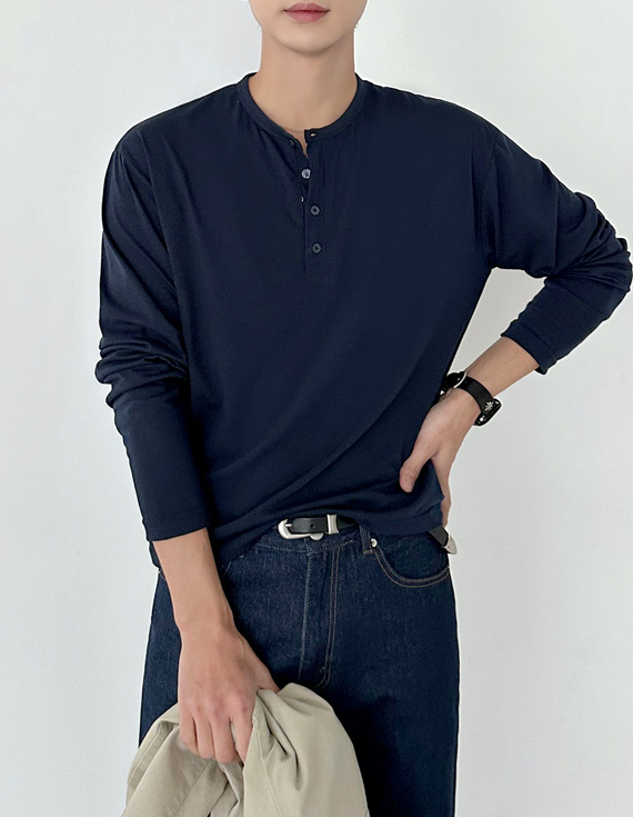 Layered cut-out henley neck Tシャツ 31055